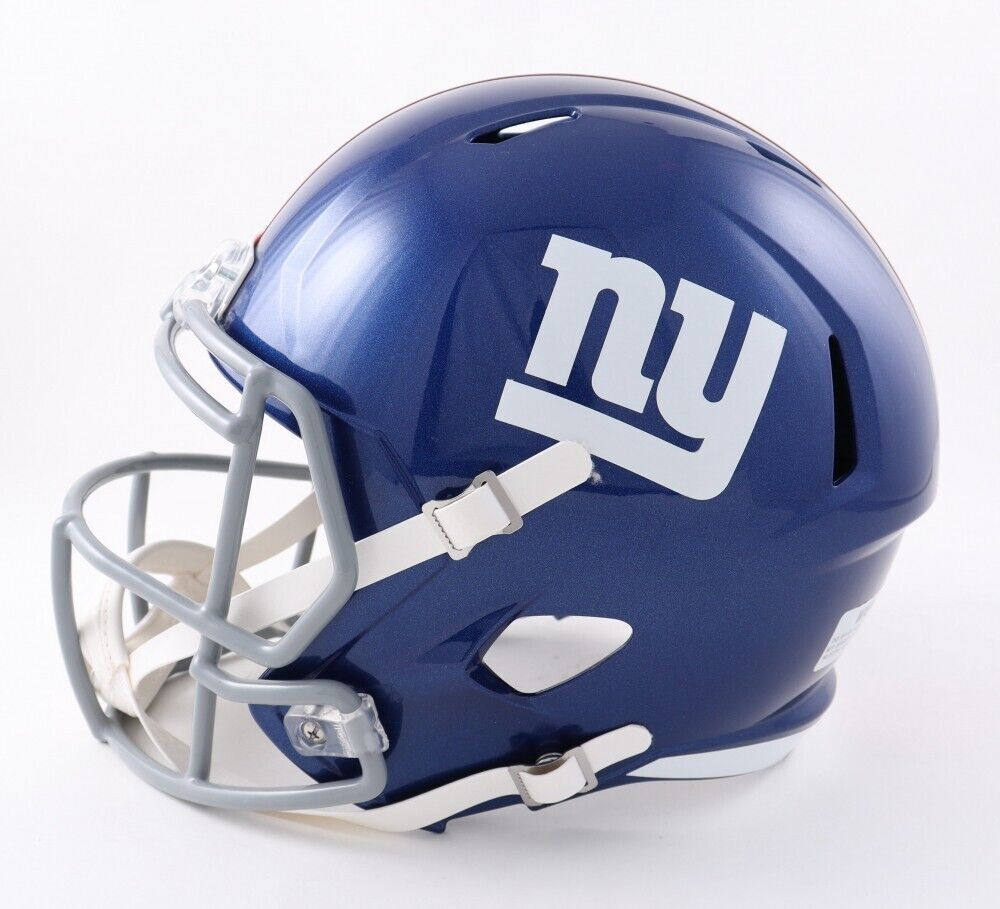 Daniel Jones Signed New York Giants Full Sized Helmet (Beckett) NY Starting Q.B.