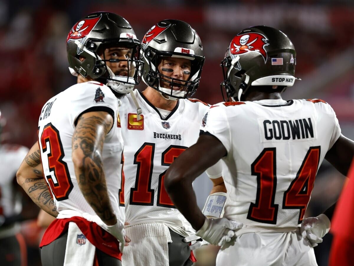 Chris Godwin Signed Buccaneers Jersey (JSA COA) Tampa Bays 2017 3rd Round Pick