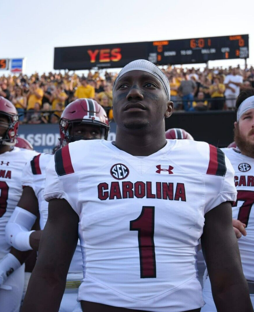 Deebo Samuel Signed South Carolina Gamecocks Jersey (JSA COA)49ers Wide Receiver