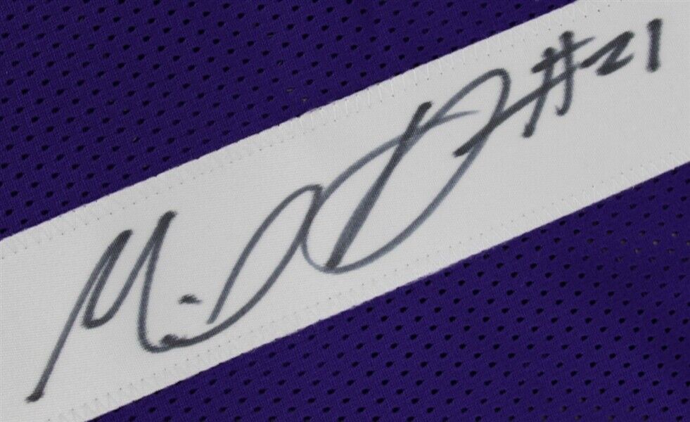 Mike Hughes Signed Minnesota Vikings Jersey (Beckett Hologram) 2018 1st Round Pk