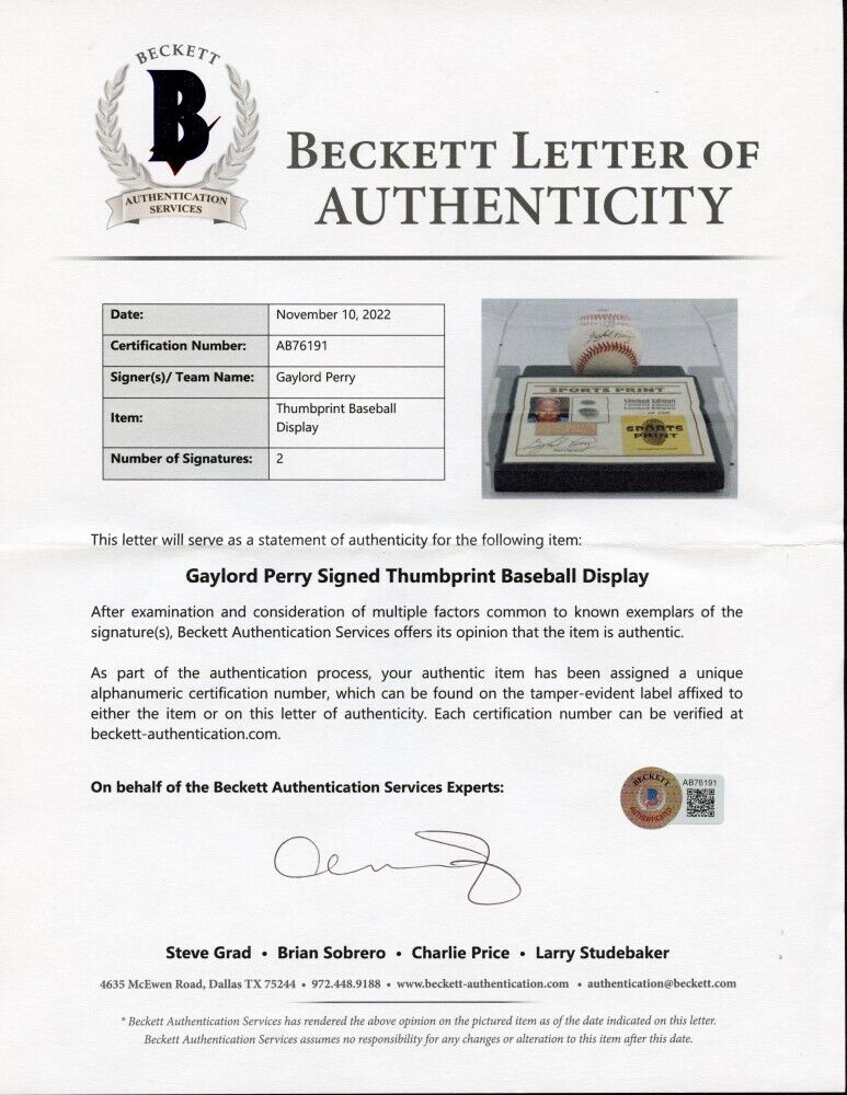 Gaylord Perry Signed LE of 200 NL Baseball Display w/Thumbprint (Beckett) Giants