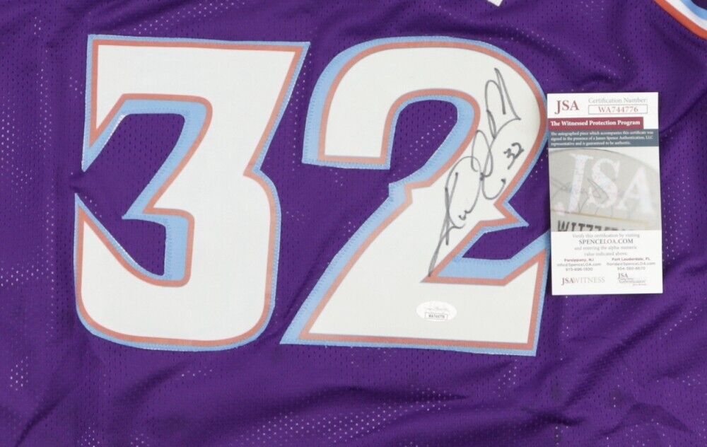 Karl Malone Signed Utah Jazz Jersey (JSA COA) 14xNBA All Star / Power Forward