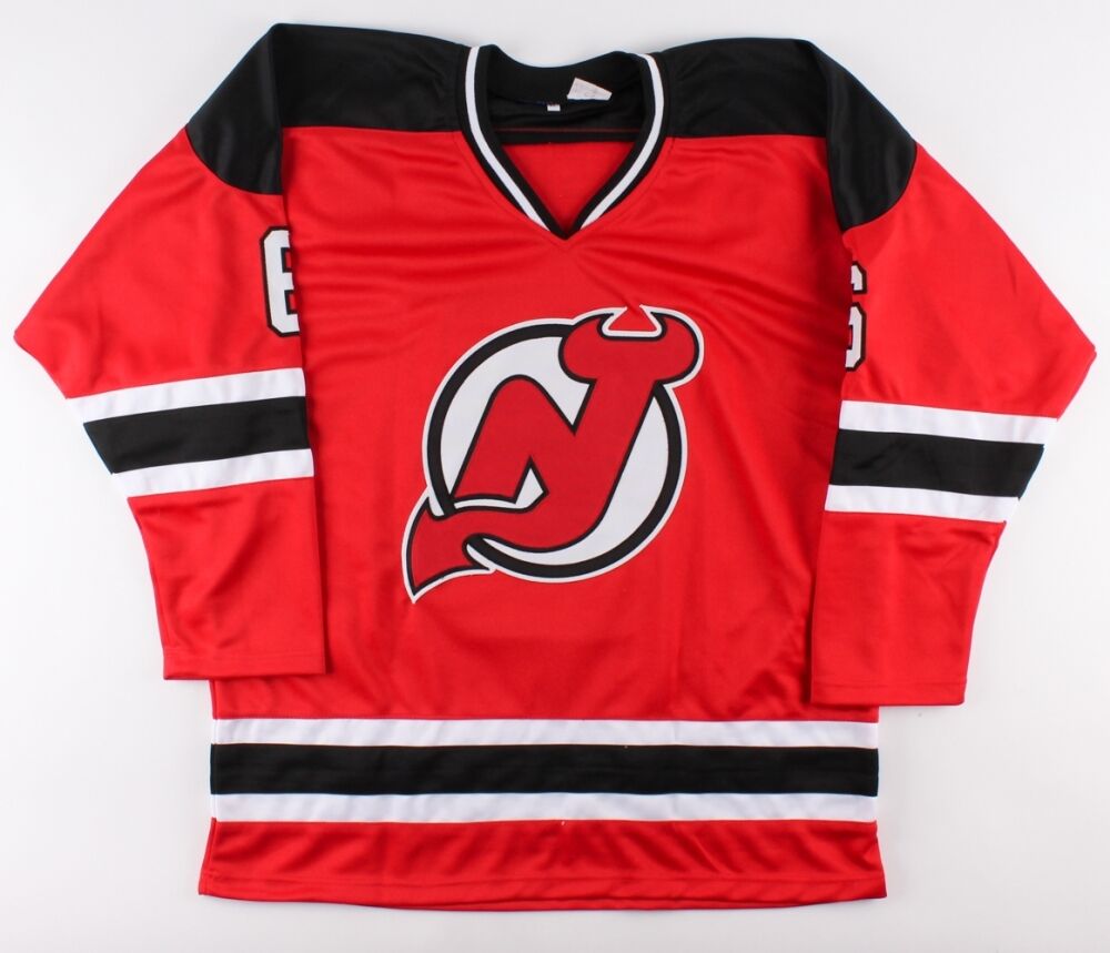 Andy Greene Signed Devils Jersey (Beckett) New Jersey Veteran Defenseman