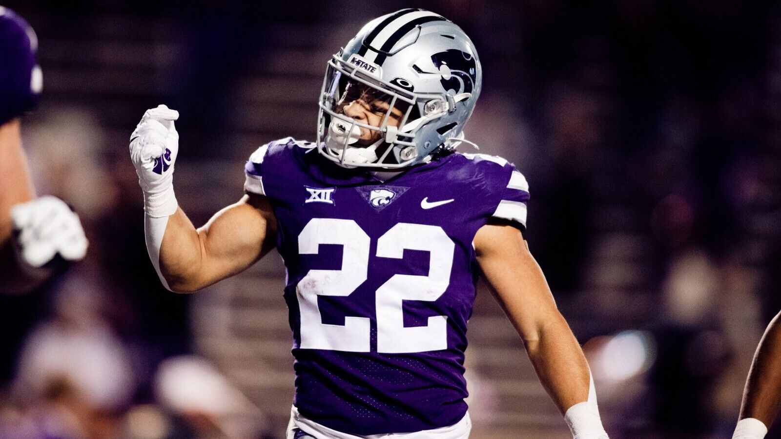Deuce Vaughn Signed Kansas State Wildcats Jersey (Beckett) Dallas Cowboys RB