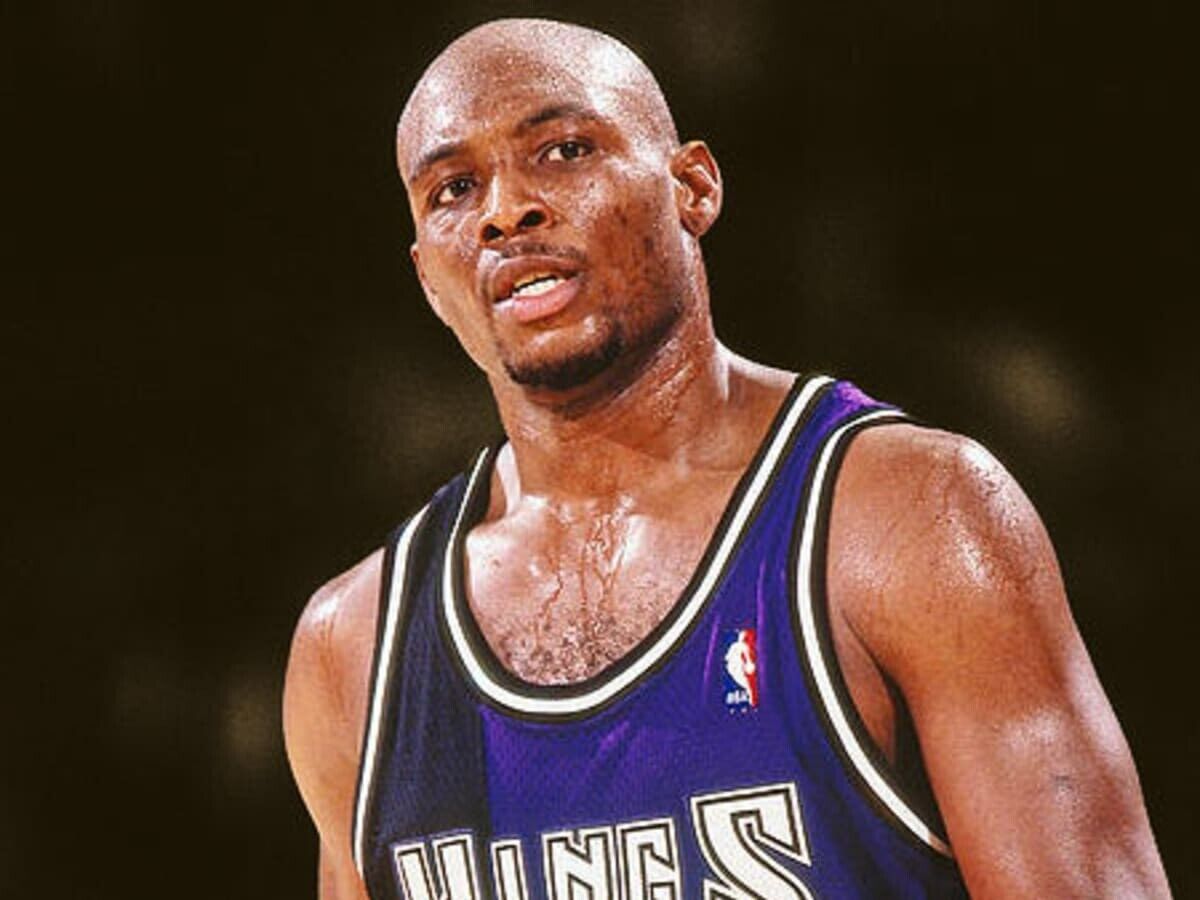Mitch Richmond Signed Sacramento Kings Jersey (JSA COA) 6xNBA All Star Sht Guard