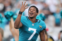 Zay Jones Signed Jacksonville Jaguars Jersey (Beckett) Ex-E C U Pirates Receiver