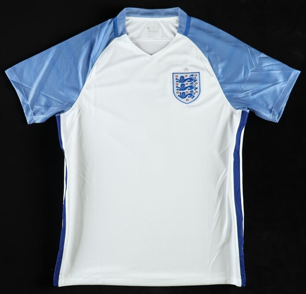 Harry Maguire Signed England National Team Soccer Jersey (Beckett) 2018 & 2022
