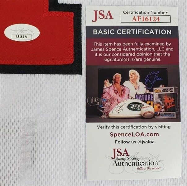 Charles Oakley Chicago Bulls Signed Jersey (JSA COA) 1994 NBA All-Star Forward