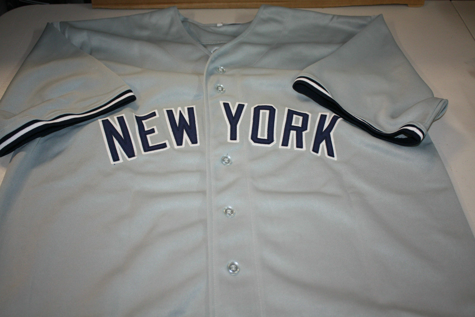 Wade Boggs Signed New York Yankee Career Highlight Stat Jersey (Leaf COA) HOF 05