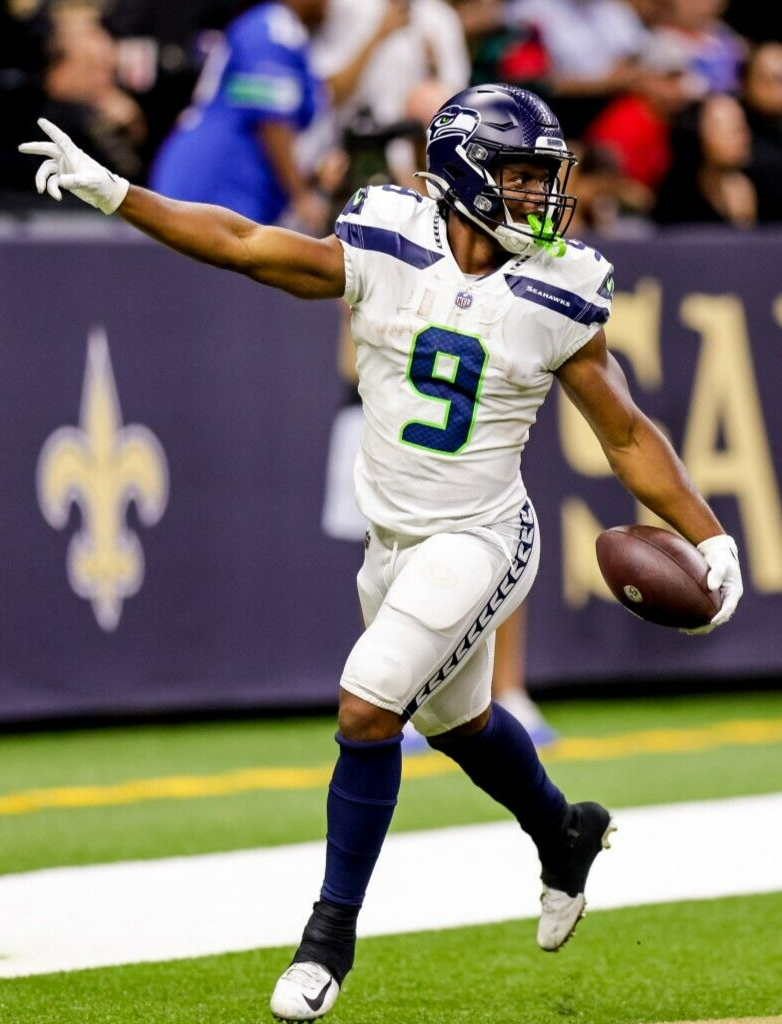 Kenneth Walker III Signed Seattle Seahawk Jersey (Beckett) Ex-Michigan State RB
