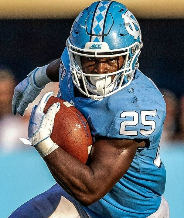 Javonte Williams Signed North Carolina Tar Heels Jersey (Beckett COA) Denver RB
