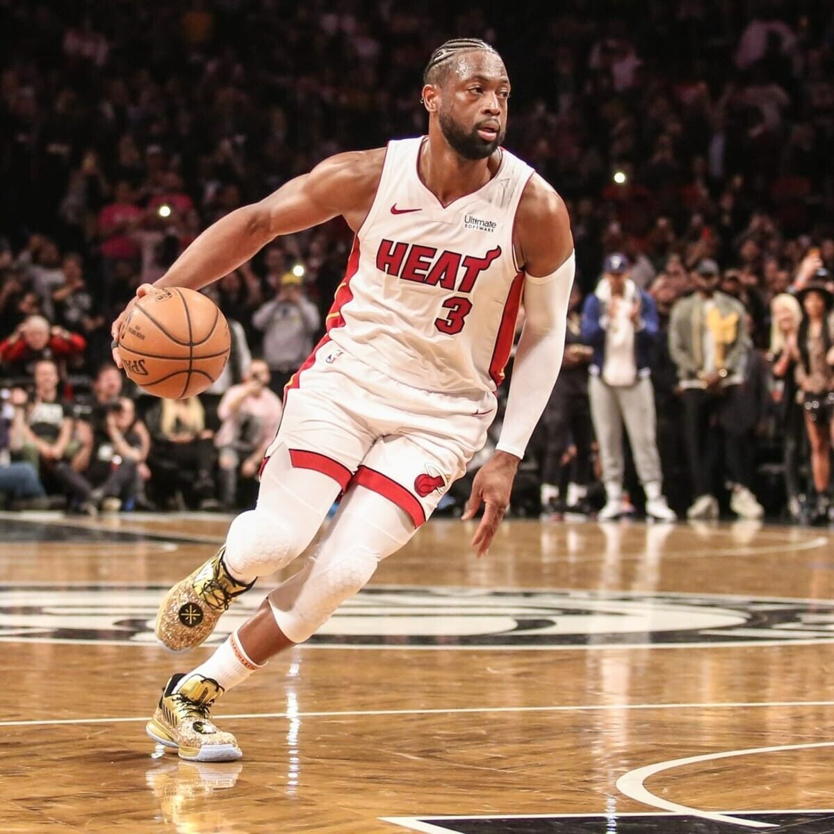 Dwyane Wade Signed Framed Cut Display w/ Jersey (JSA) Miami Heat Point Guard