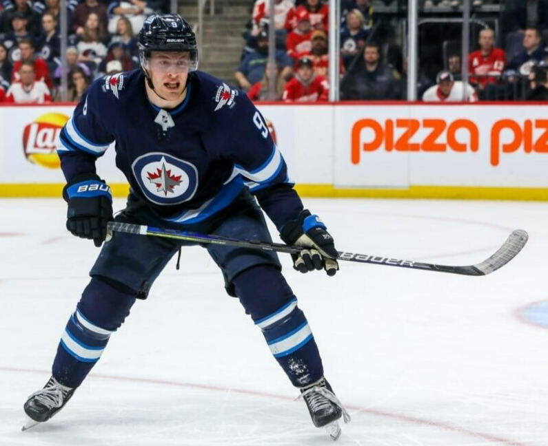 Andrew Copp Signed Jets Winnipeg Jersey (Beckett COA) NHL Career 2015–2022
