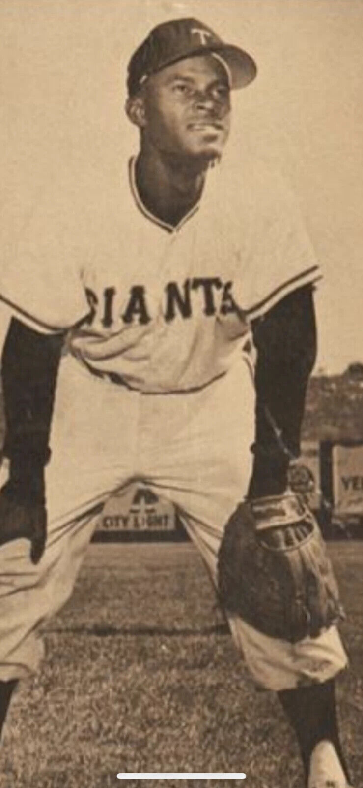 Manny Mota Signed Baseball (JSA COA) Los Angeles Dodgers, Giants, Pirates, Expos