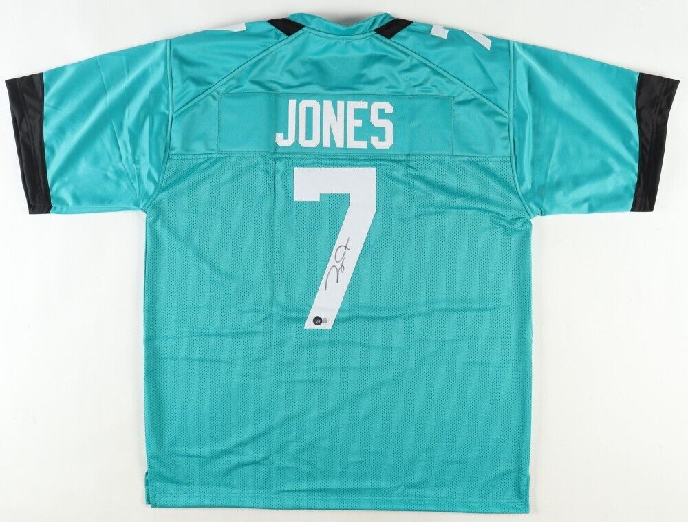 Zay Jones Signed Jacksonville Jaguars Jersey (Beckett) Ex-E C U Pirates Receiver