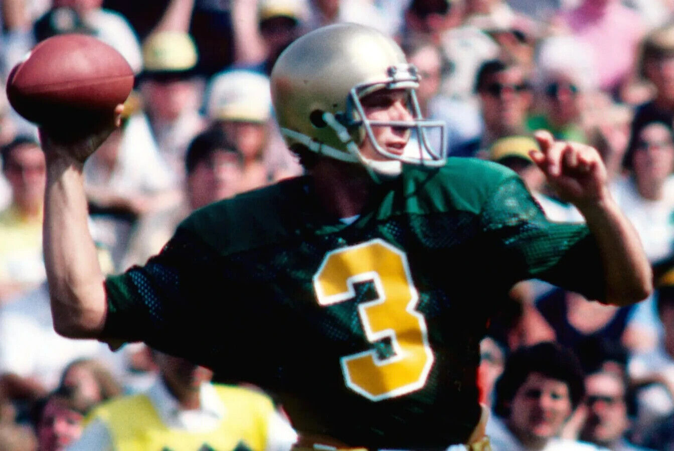 Joe Montana Signed Notre Dame Fighting Irish Jersey (JSA COA) 4xSuper Bowl Champ