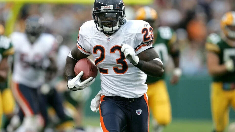 Devin Hester Signed Chicago Bears Jersey (JSA COA) NFL Kick All Time Return Ldr