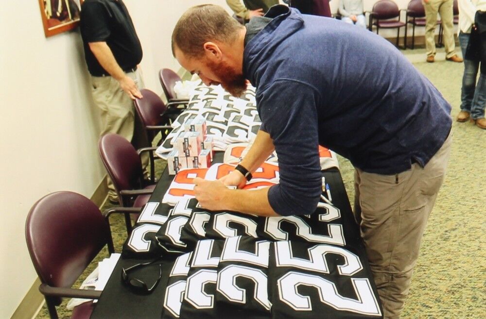 Adam LaRoche Signed White Sox Jersey (JSA COA) Gold Glove Award (2012)