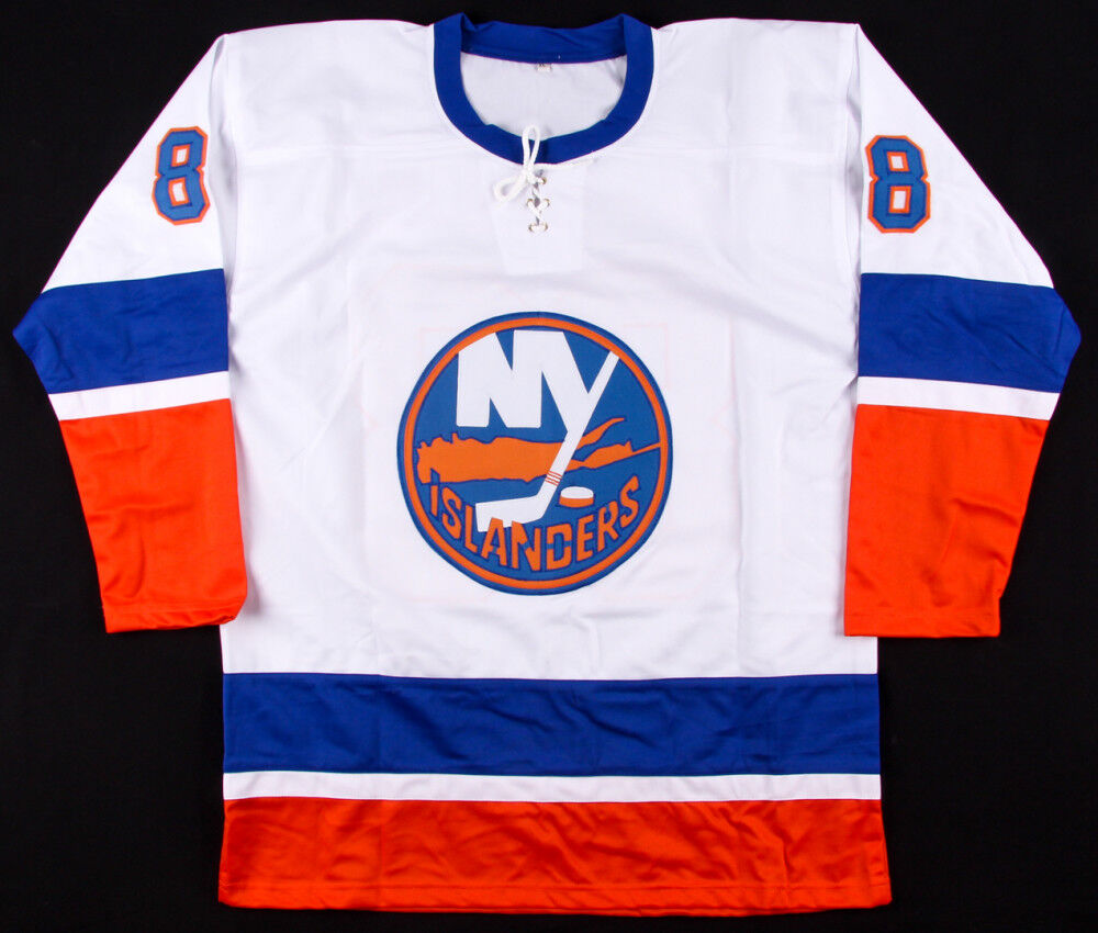 Brandon Davidson Signed Islanders Jersey (Beckett COA) Playing career 2011–Now