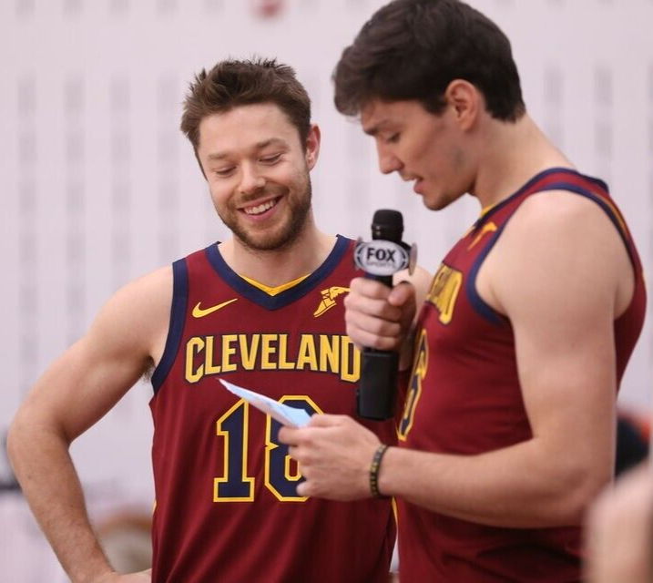 Matthew Dellavedova Signed Cleveland Cavaliers Jersey (PSA COA) 2016 NBA Champs