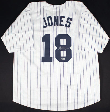 Andruw Jones Signed New York Yankees Jersey (Beckett) 10 Gold Glove Awards C.F.