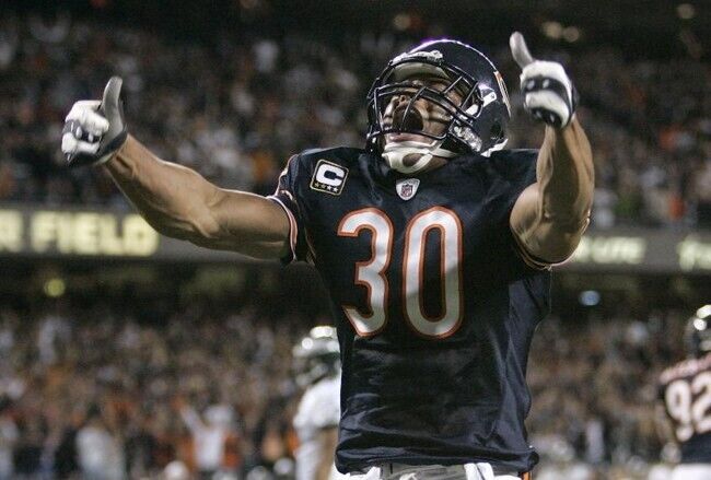 Mike Brown Signed Chicago Bears Jersey (PSA) 2000 2nd Round NFL Pick / Nebraska