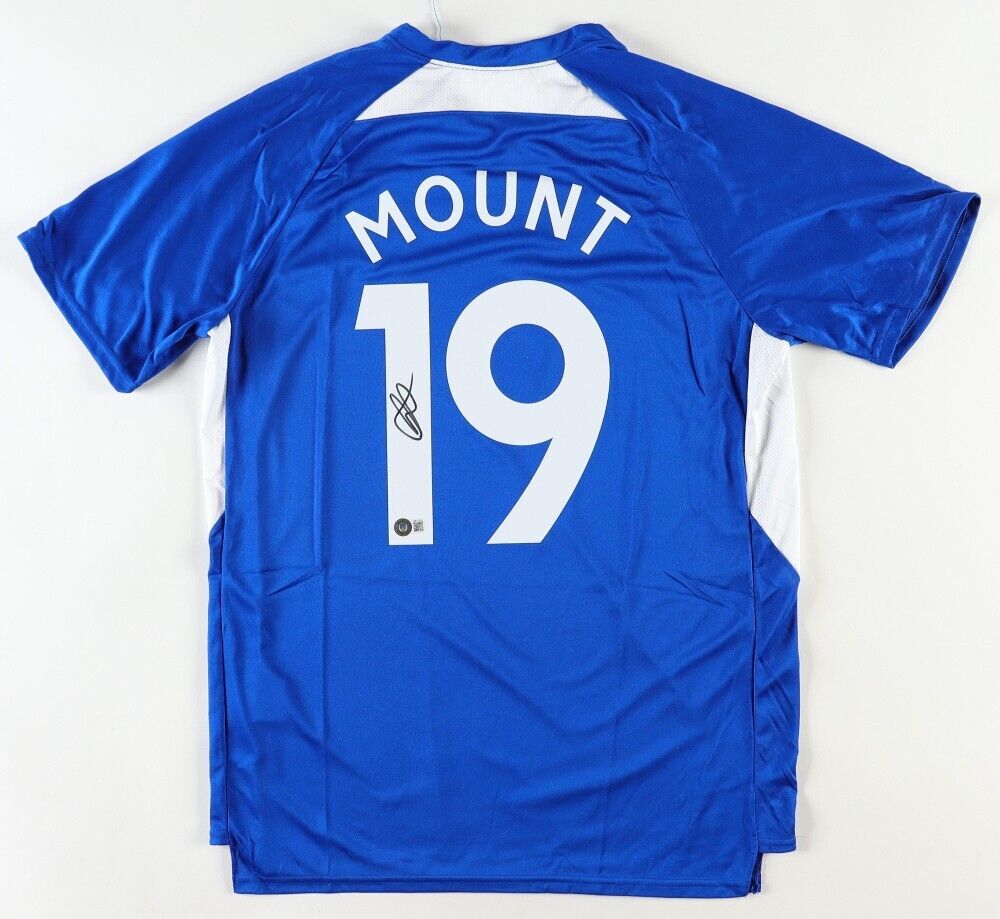 Mason Mount Signed Chelsea Football Club Jersey (Beckett) Central Midfielder