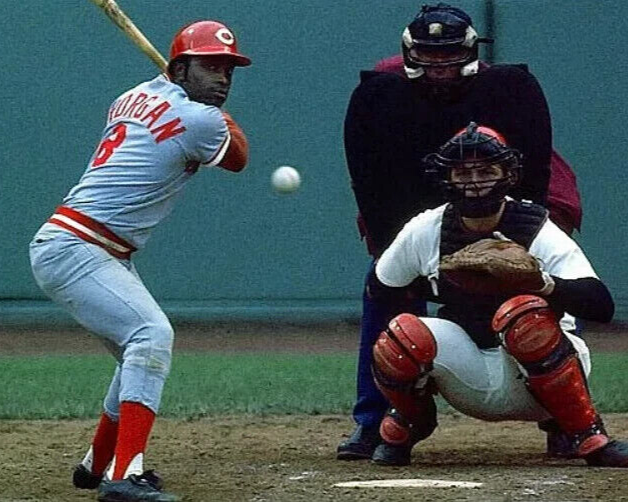 Joe Morgan Signed NL Baseball (Beckett) Cincinnati Reds 2xWorld Series Champion