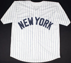 Andruw Jones Signed New York Yankees Jersey (Beckett) 10xGold Glove Award Winner