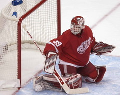 Dominik Hasek Signed Detroit Red Wings Jersey “HOF 14” (JSA COA) 6xVezina Winner