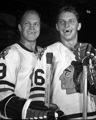 Bobby Hull & Dennis Hull Signed Blackhawks Logo Puck (Beckett) 2 Hawks Legends