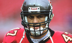 John Lynch Signed Tampa Bay Buccaneers Mini Helmet (Beckett) Super Bowl XXXVII