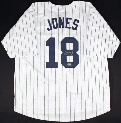 Andruw Jones Signed New York Yankees Jersey (Beckett) 10xGold Glove Award Winner