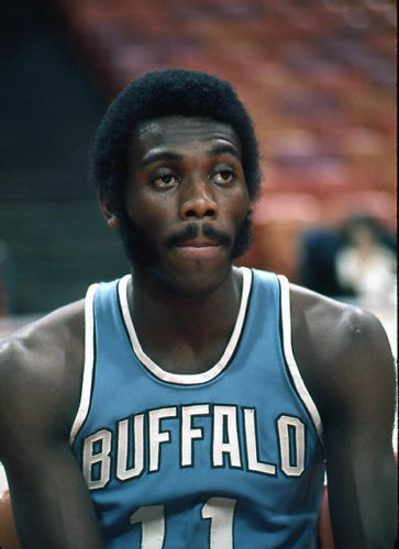 Bob McAdoo Signed Buffalo Braves Jersey (JSA COA) 1975 NBA MVP / 5xAll Star  Ctr.
