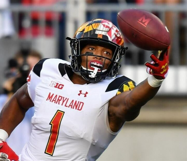 D Moore Maryland Terrapins Signed Jersey (PSA) Chicago Bears