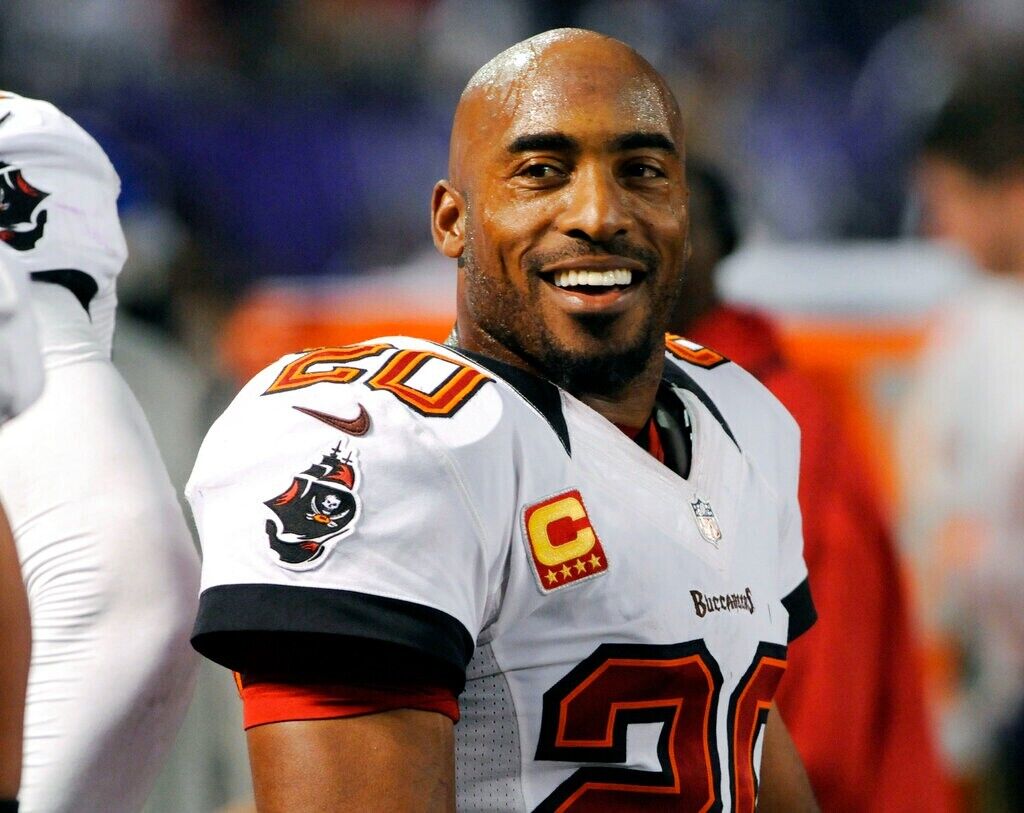 Ronde Barber Signed Buccaneers 16x20 Photo (JSA COA)