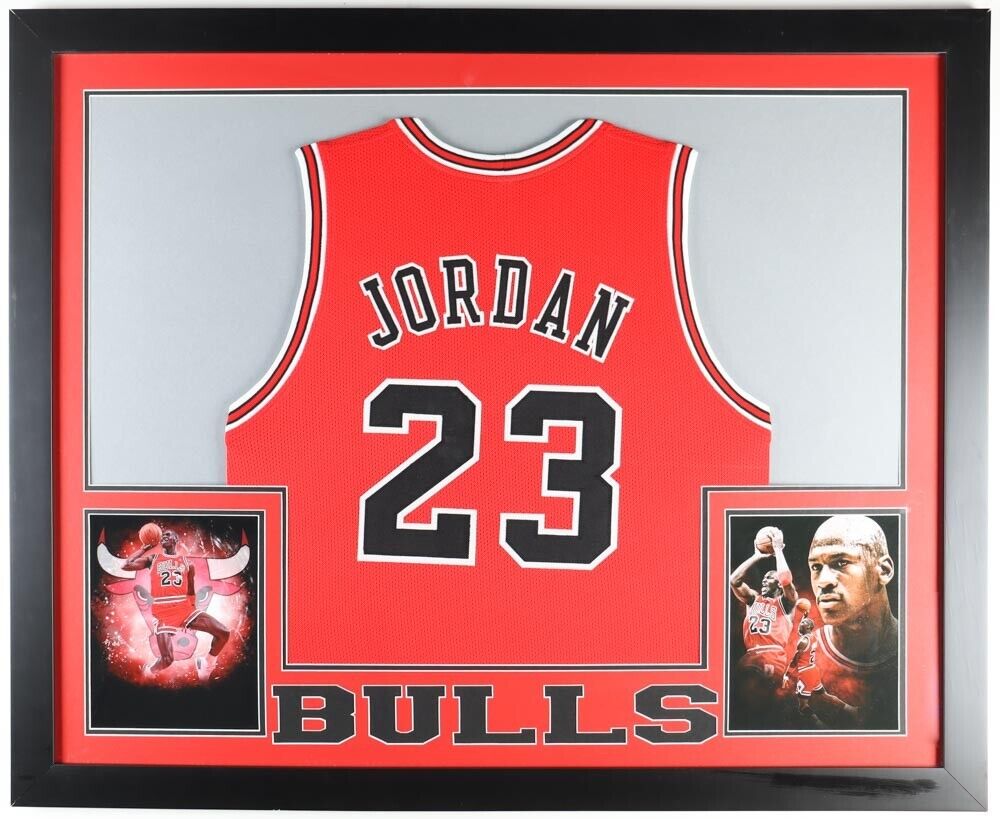 Autographed Chicago Bulls Michael Jordan Fanatics Authentic Red Champion #45  Jersey