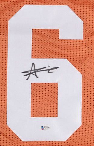 Alvin Kamara Signed Tennessee Volunteers Jersey (Beckett COA) Saints Star R.B.