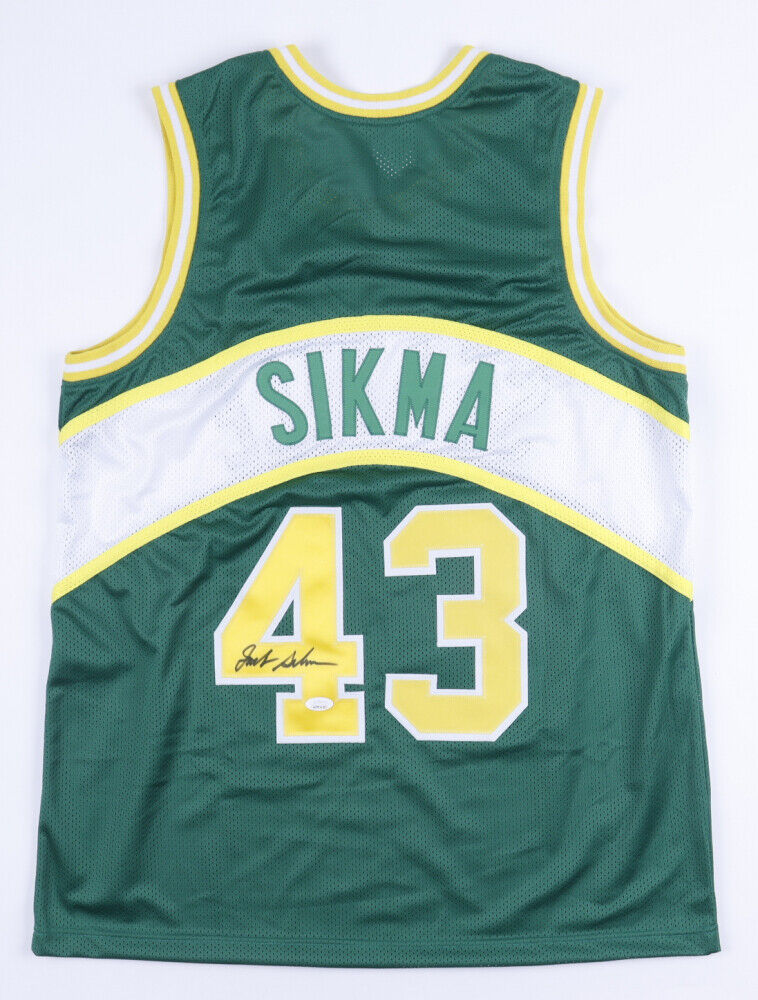 Autographed/Signed Giannis Antetokounmpo Milwaukee Green Custom Basketball  Jersey JSA COA at 's Sports Collectibles Store