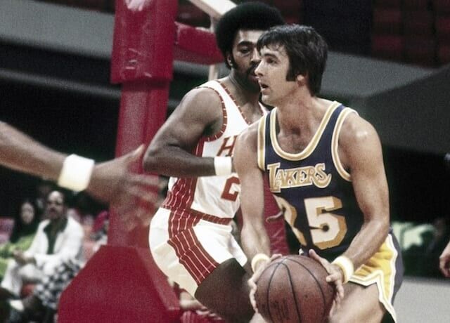 Gail Goodrich Signed Los Angeles Laker Photo Jersey (Beckett) 1972 NBA Champion