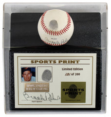 Brooks Robinson Signed AL Baseball w/ Thumbprint & Display Case (Beckett) HOF 3B