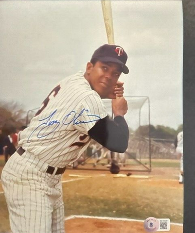Tony Oliva Signed Minnesota Twins 8x10 Photo (Beckett) 1964 A L ROY / HOF 2022