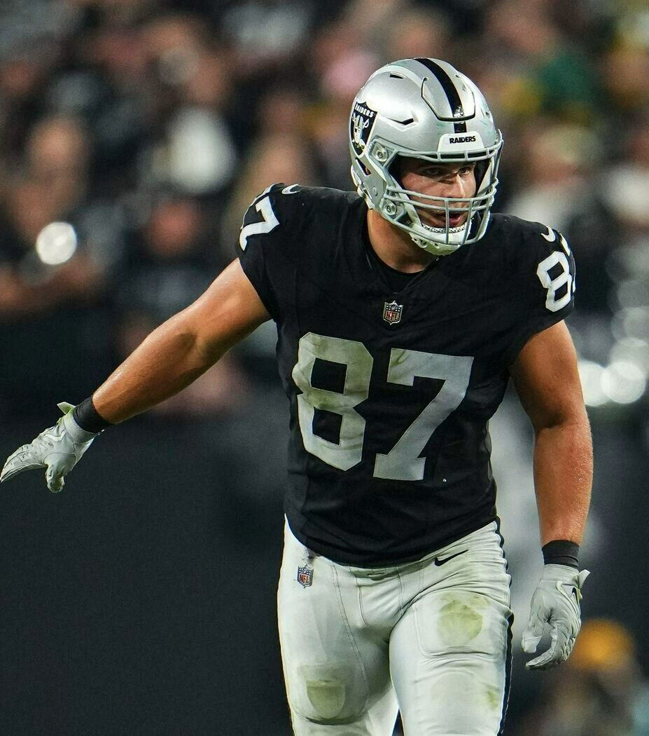 Michael Mayer Signed Las Vegas Raiders Jersey (Beckett) Ex Notre Dame Tight End