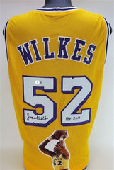 Jamaal Wilkes Signed Los Angeles Lakers Yellow Home Photo Jersey (JSA COA)