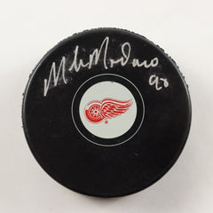 Mike Modano Signed Detroit Red Wings Logo Hockey Puck (Players Ink) H.O.F. 2014