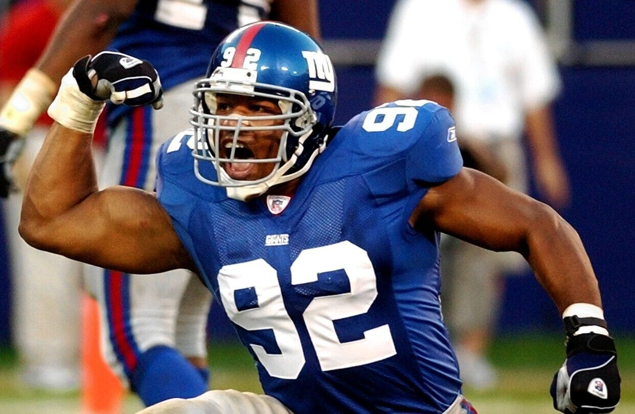 Michael Strahan Autographed NY Giants 8x10 Rushing PF Photo- JSA W Aut –  The Jersey Source