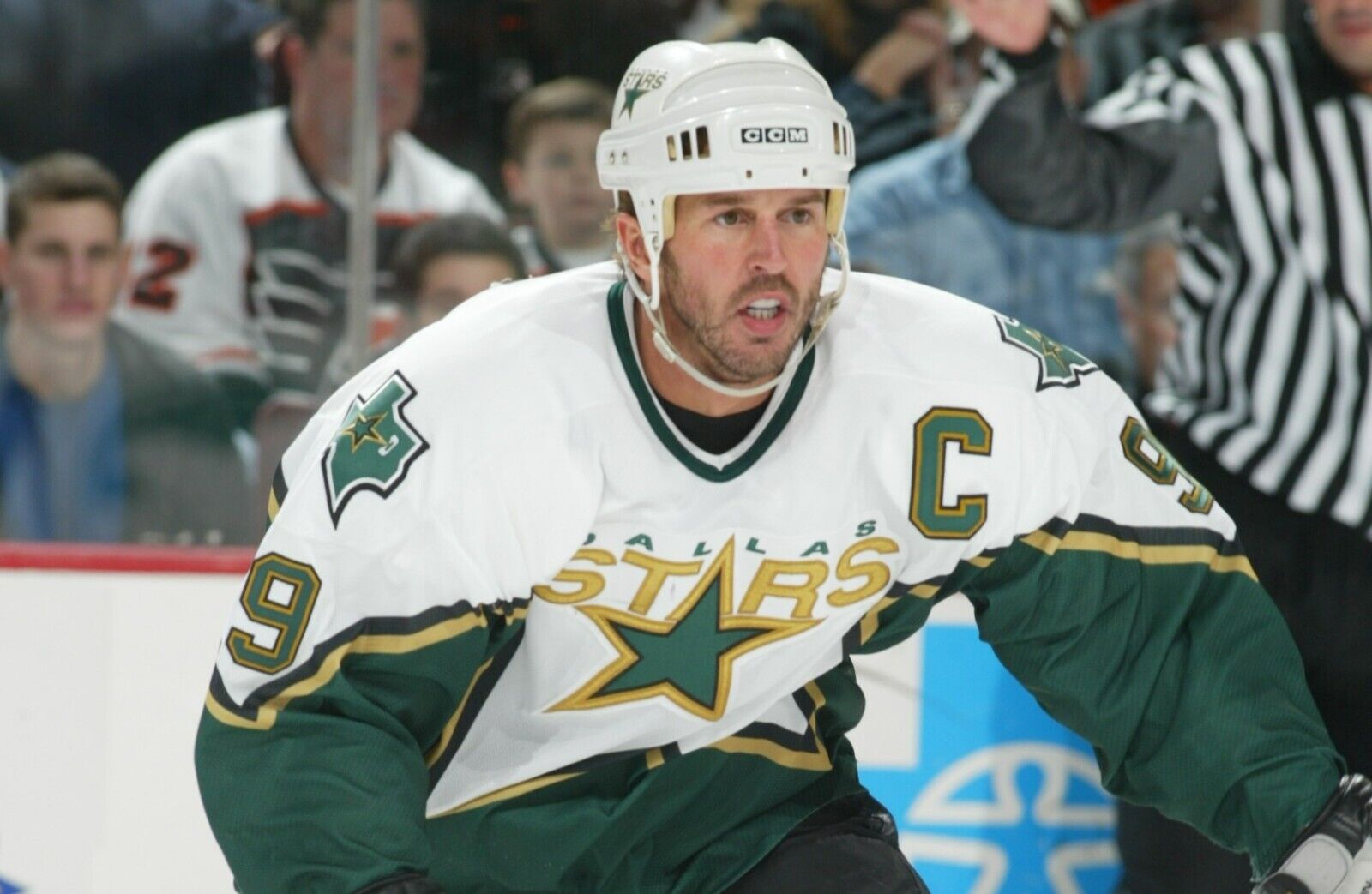 Mike Modano Signed Dallas Stars Jersey (JSA COA) 1999 Stanley Cup Cham –