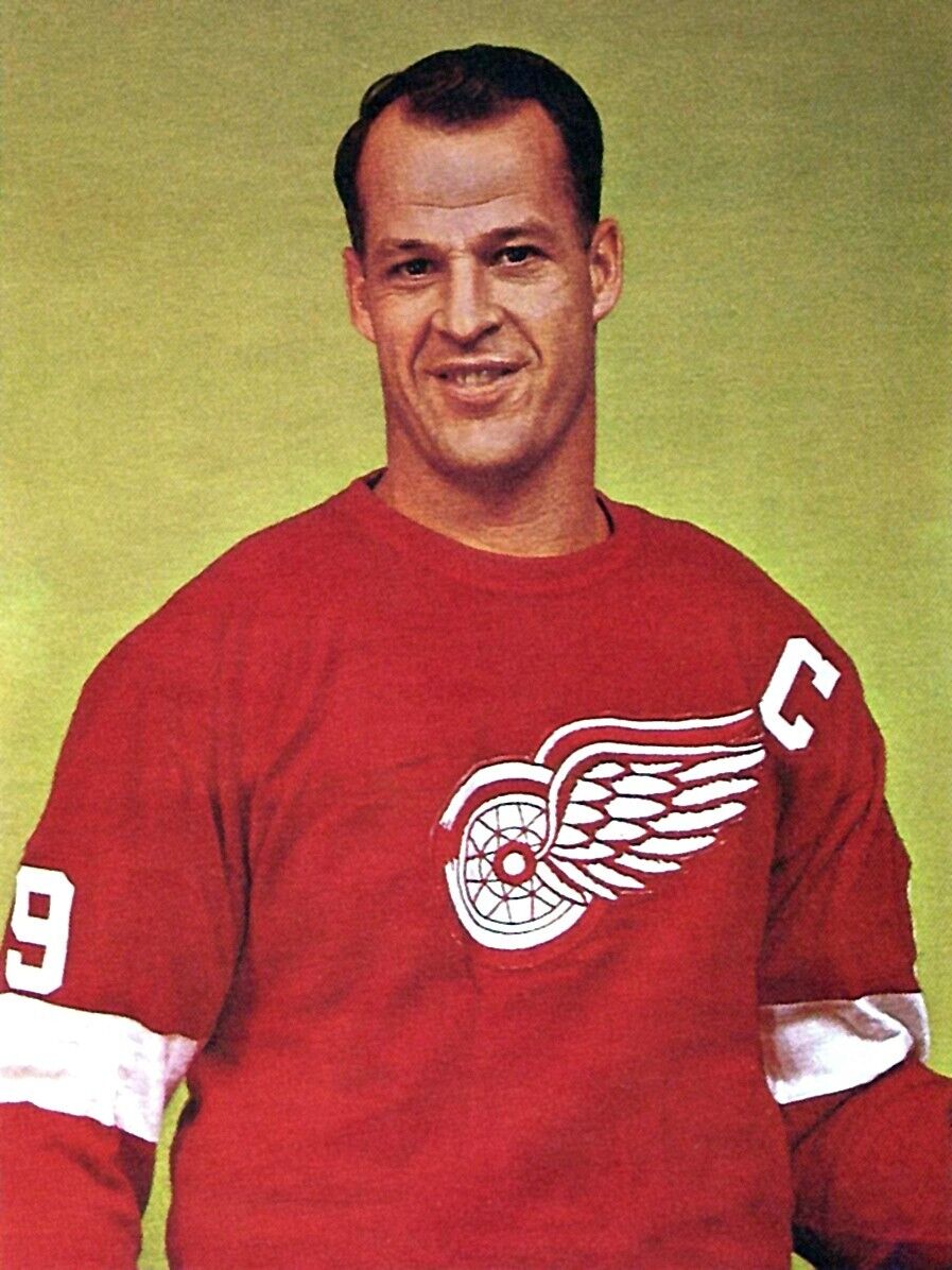 Gordie Howe Signed 1980 Sports Illustrated (JSA COA) Detroit Redwings / Whalers