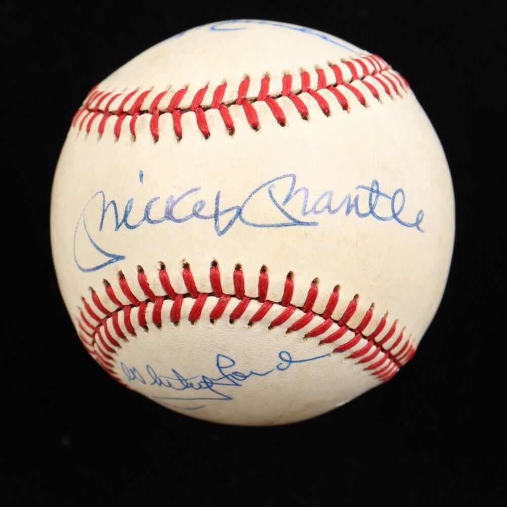 Mickey Mantle Hand Signed Authentic Autographed Memorabilia