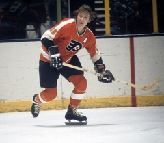 Flyers Leach Jersey Signed by Bob Clarke, Bernie Parent, Dave Schultz, Bob Kelly